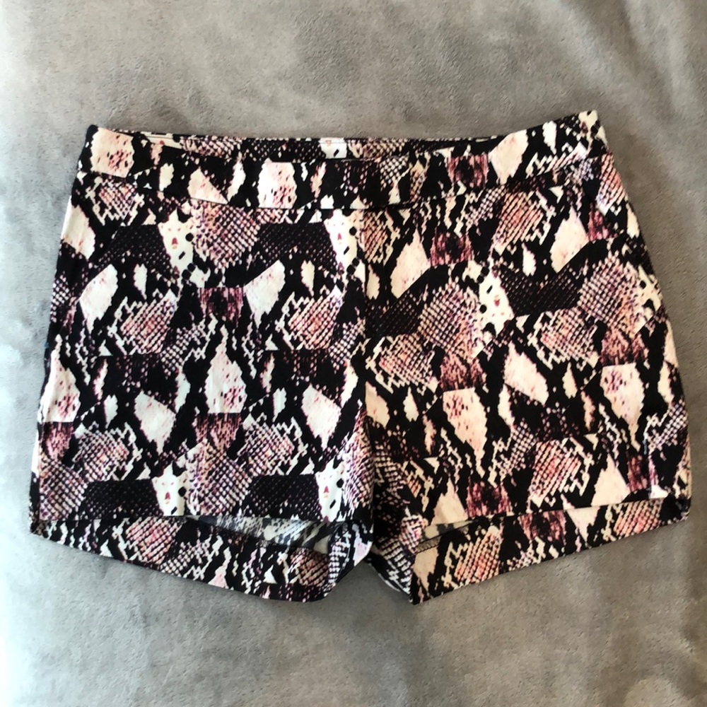 NWT H&M snake skin print shorts.